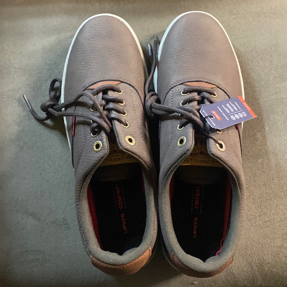 Brand new Levi comfort insole shoe